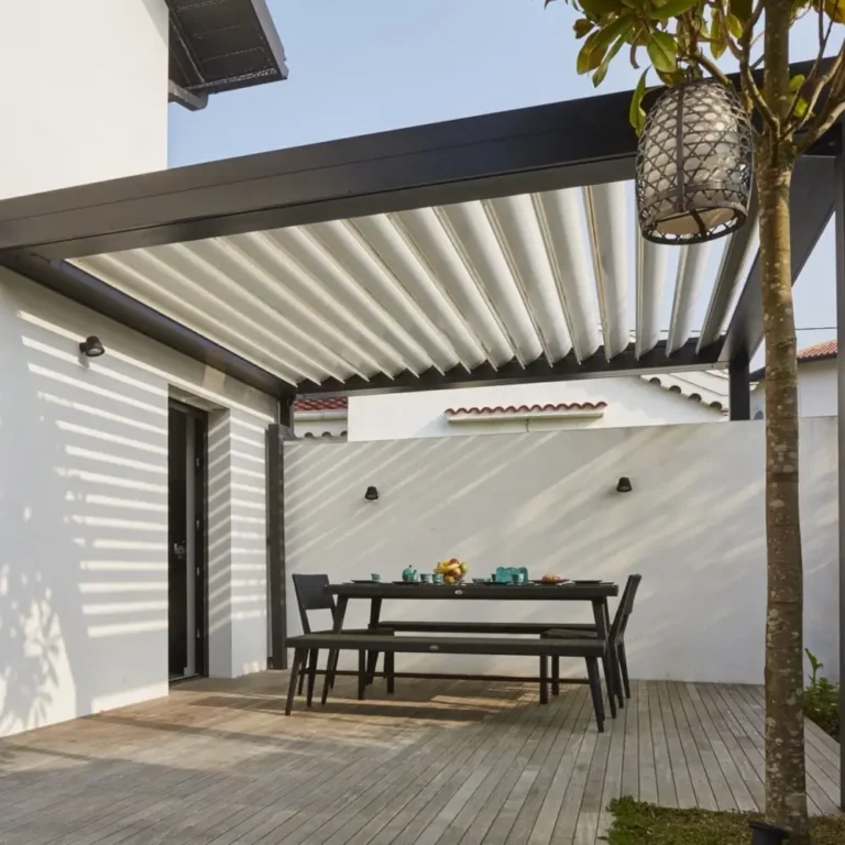 Moderne Terrassenüberdachung aus Aluminium in Frankfurt am Main